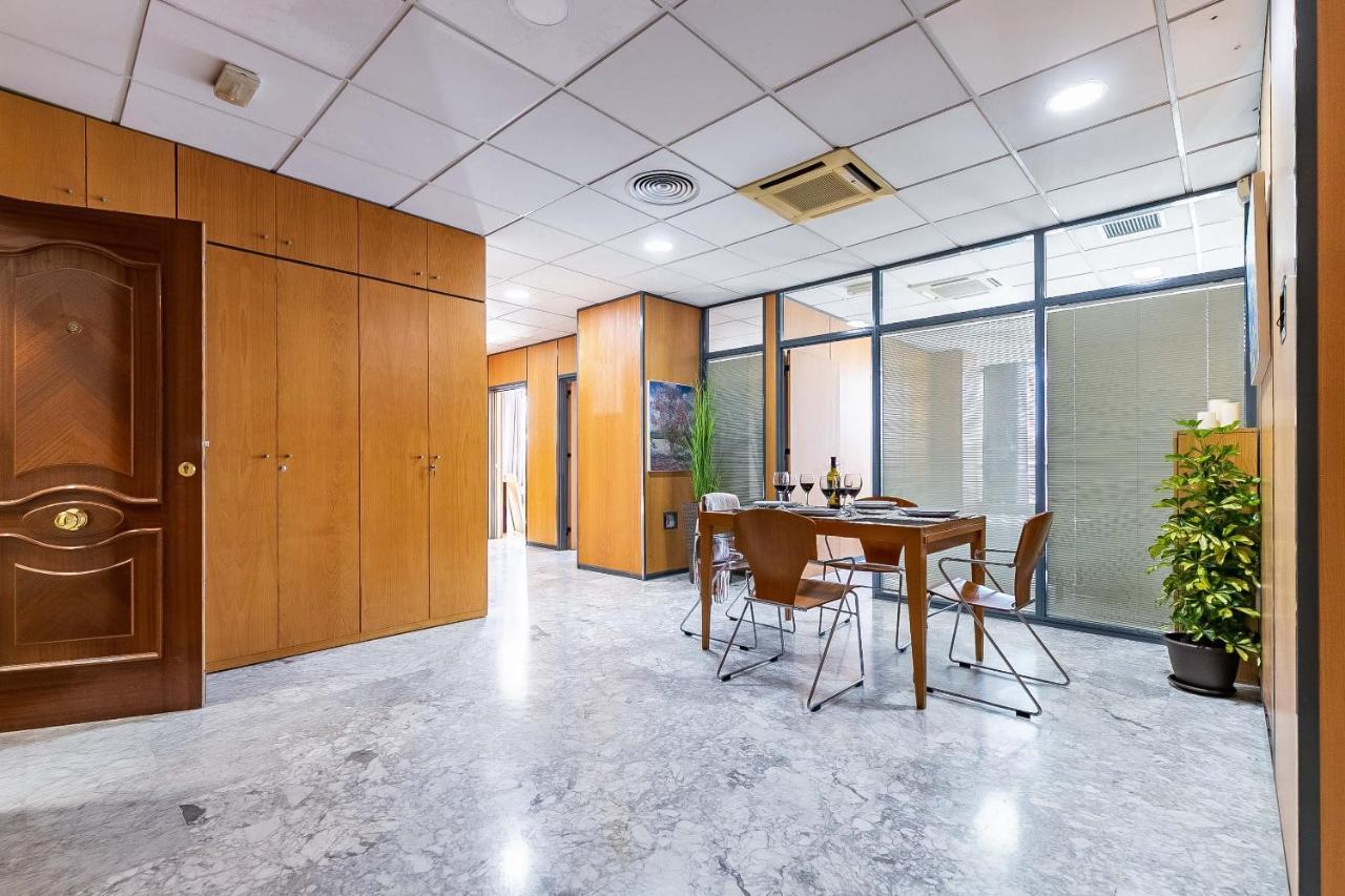 Grand Soho Ofihouse Malaga Lägenhet Exteriör bild