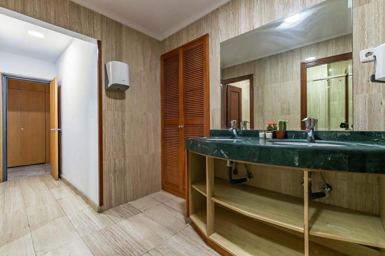 Grand Soho Ofihouse Malaga Lägenhet Exteriör bild